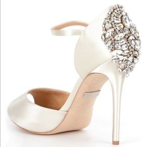 Badgley Mischka Pumps - BRAND NEW